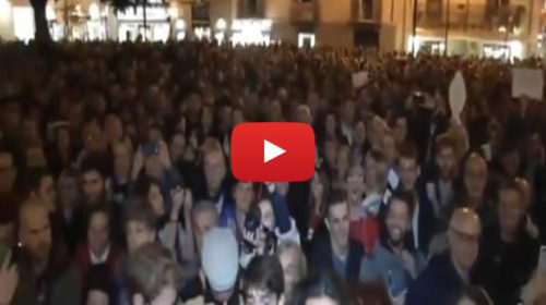 Un mare di sardine in piazza a Palermo cantano “Bella ciao” 🎥 VIDEO