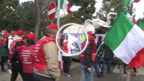 Circhi e luna park chiusi da un anno, protesta a Palermo: “Finiu u babbiu!” – VIDEO