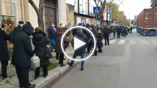 Palermo, caos alla Fiera: soggetti fragili in attesa anche per ore – VIDEO