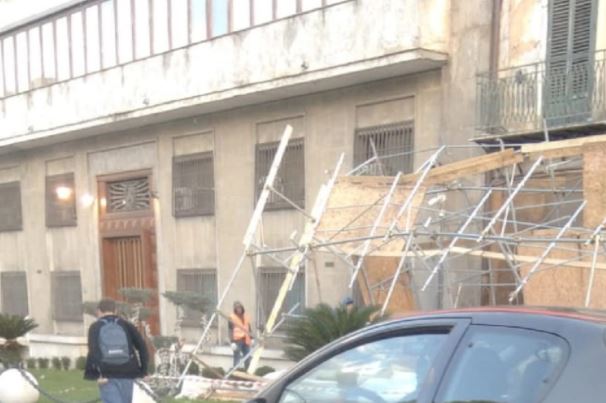 Maltempo A Palermo Si Contano I Danni Caduto Ponteggio Nei Pressi Di