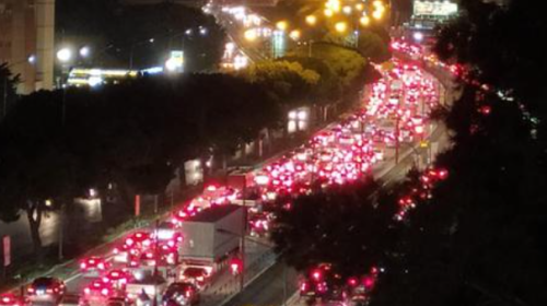 Traffico infernale al ponte Corleone, la Giunta fa spallucce, “Limitazioni inevitabili” – VIDEO