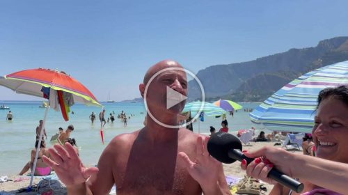 Da Mondello alla Playa, i siciliani sotto l’ombrellone: “Le elezioni? Viviamo giorno per giorno” – VIDEO