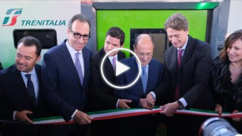 In Sicilia arriva il primo treno ibrido diesel-elettrico, inaugurato il Blues a Palermo | IL VIDEO