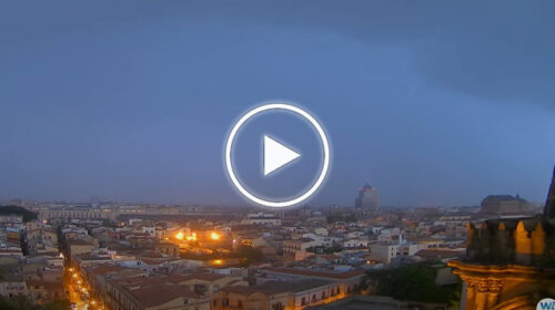 Forti temporali e piogge in atto su Palermo, le immagini IN DIRETTA dalla città – VIDEO