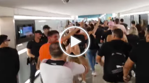 Tifosi rosanero festeggiano la vittoria, entusiasmo alle stelle alla stazione di Modena – IL VIDEO