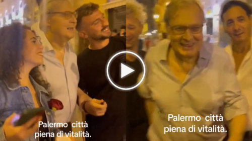 “Palermo città piena di vitalità”, Vittorio Sgarbi tra le vie della Movida conquista i ragazzi con selfie e capra – IL VIDEO