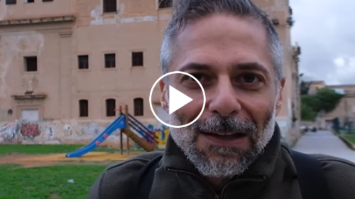 Frasi motivazionali invece dei voti, da Palermo il ‘metodo’ del maestro Gabriele. Il racconto di una mamma: “Modalità splendida” – IL VIDEO