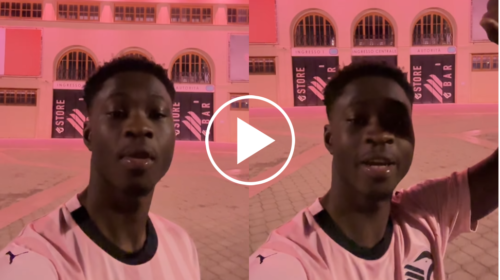 Palermo, il messaggio davanti il Barbera di Chaka Traore ai tifosi: “Tutti allo stadio” – IL VIDEO