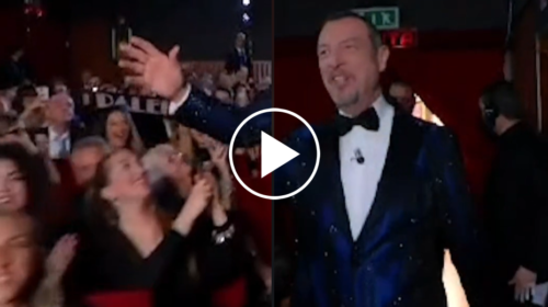 Festival di Sanremo, sciarpa del Palermo spunta tra il pubblico durante la diretta – IL VIDEO