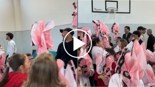 Palermo, i giocatori regalano uova di Pasqua agli alunni di una scuola di Brancaccio – IL VIDEO