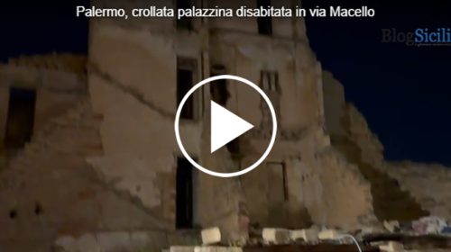 Paura nel centro storico, crolla di schianto un’intera palazzina – IL VIDEO