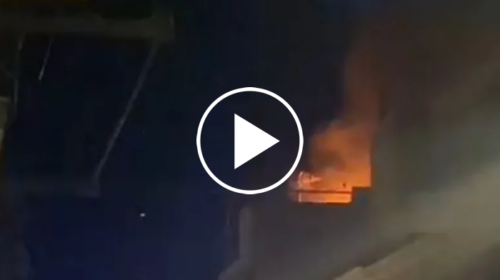 Incendio a Sferracavallo, in fiamme una mansarda, intervento dei vigili del fuoco – IL VIDEO