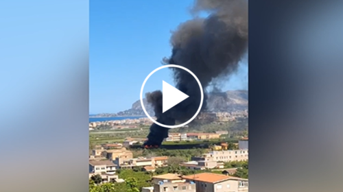 Palermo, incendio in via Conte Federico: intervento in massa dei vigili del fuoco – IL VIDEO