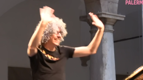 Allevi porta la sua musica a Palermo e racconta la malattia: “Mi tremano le mani ma sono vivo” – VIDEO