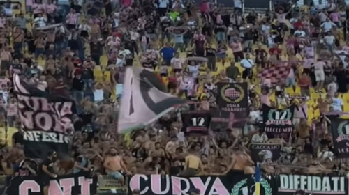 Il Palermo espugna Parma in Coppa Italia, settore ospiti scatenato: “Tutti a Napoli” – VIDEO