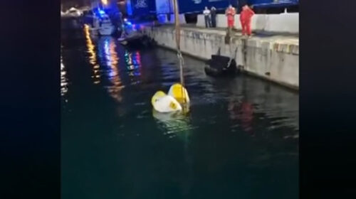 Cade in mare con la sua Panda e muore: tragedia al porto – VIDEO