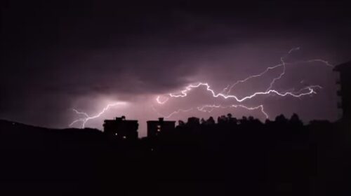 Temporale e fulminazioni in atto su Palermo: le spettacolari immagini – VIDEO