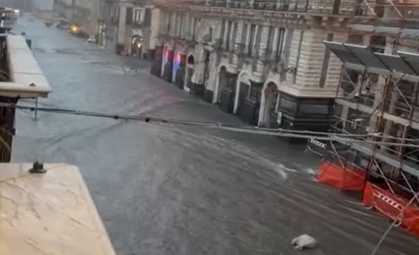 Maltempo Sicilia, forti piogge e strade allagate a Catania – IL VIDEO