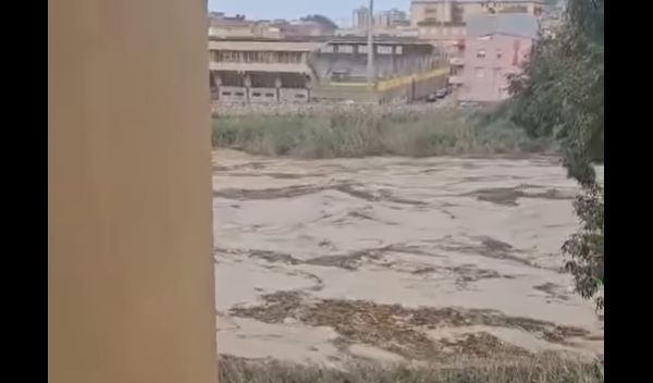 Maltempo Sicilia, esonda il fiume Salso a Licata: case evacuate – IL VIDEO