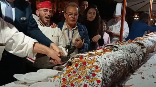 Palermo ha il cannolo più lungo: il VIDEO del dolce realizzato in piazza Verdi