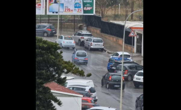 Palermo sotto la pioggia, le immagini dalla città – VIDEO