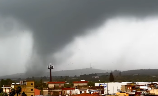 Forte maltempo in Sicilia, un tornado si abbatte su Noto – IL VIDEO