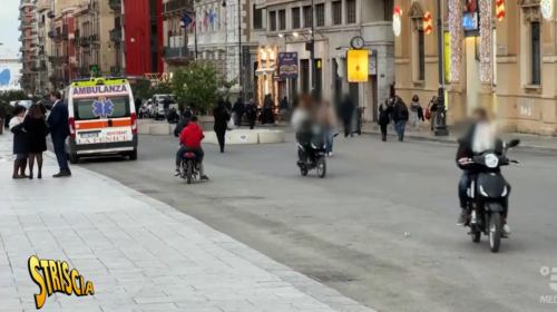 Sfrecciano tra le vie di Palermo, ma rischiano grosso: la moda pericolosa dei bimbi palermitani – VIDEO