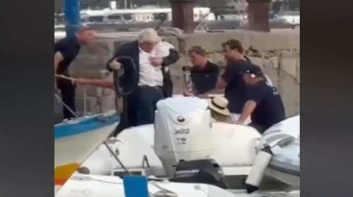 Boris Johnson a Palermo, l’ex premier britannico avvistato a Mondello – VIDEO