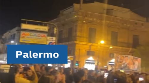 Fiaccolata in ricordo di Paolo Taormina: in migliaia in piazza a Palermo – VIDEO