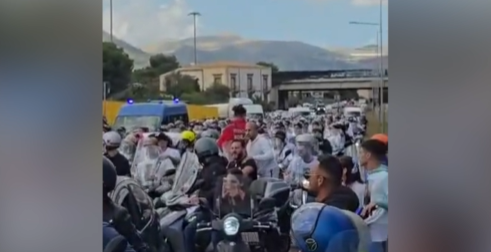 Il feretro di Paolo si ferma sotto al Pagliarelli, urla contro Maranzano – IL VIDEO